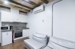 4-4-246x162 4-4-246x162 4-4-246x162 4-4-246x162 A- Estudio calle Portal Nou, 3º planta (interior) 4 4 246x162 Alquiler 3 a 11 meses 4 4 246x162