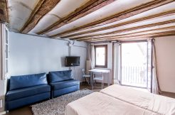 5-1-246x162 5-1-246x162 A- Studio à louer, rue Portal Nou, entresol (exterieur) 5 1 246x162