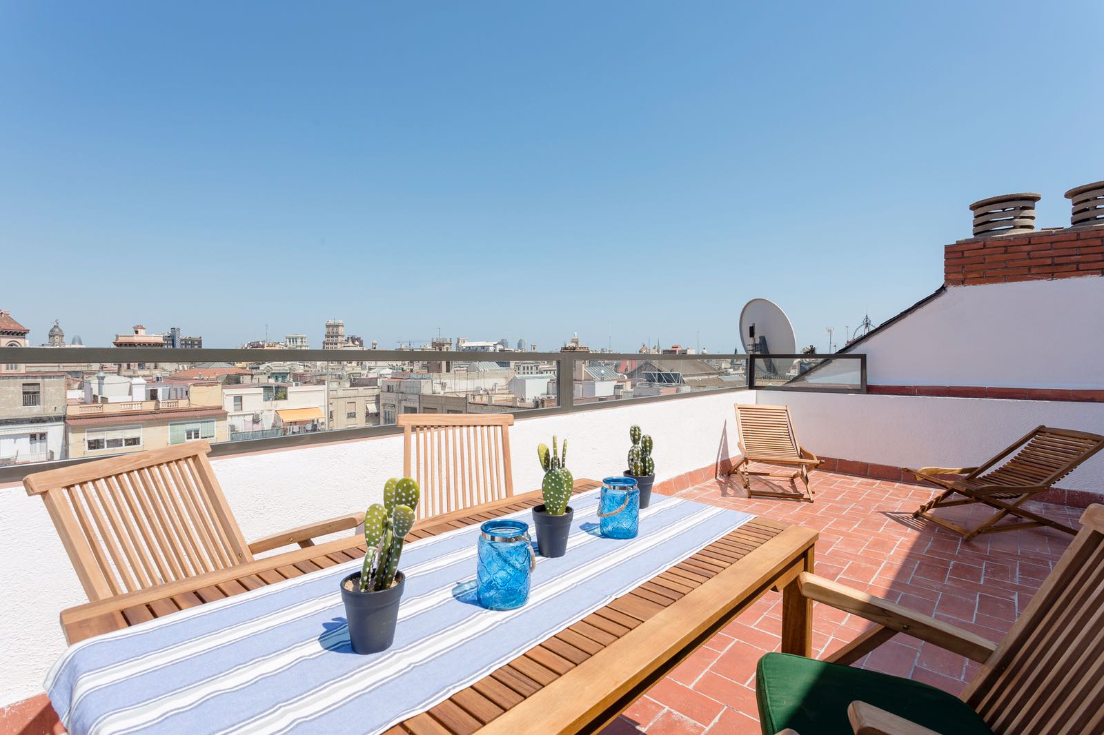 Atico con terraza privada calle aribau Locabarcelona
