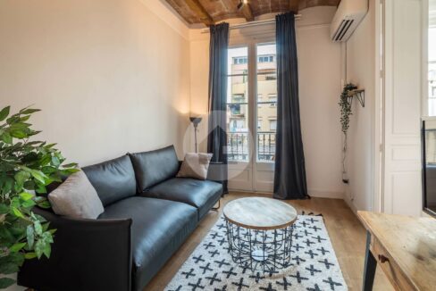 8207f94d-8e10-467d-ad45-95da49bfbc48-3