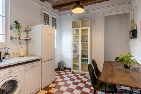 b2e36a8a-b0d5-4d99-8c84-b372c982fa74-3