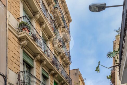 d0bac03b-f1ff-48a1-8ff8-de234630ad49-3