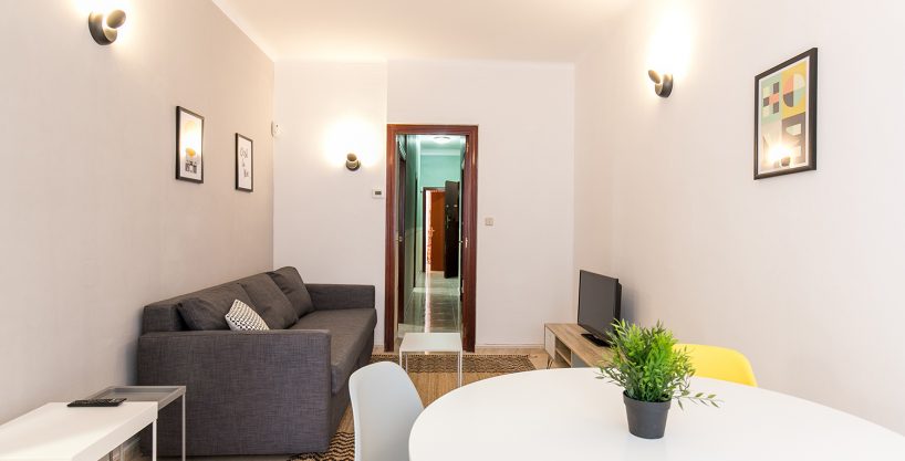 Private terrace 2 bedrooms - temporal rent (3-11 month)