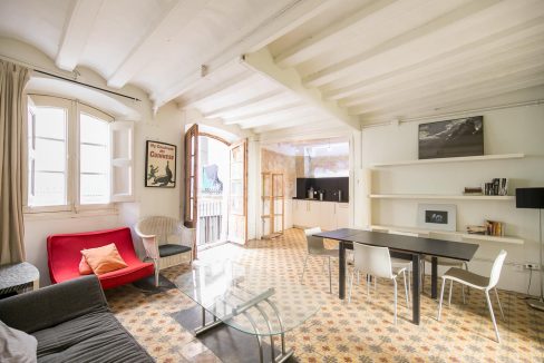 Apartment in carrer mirallers