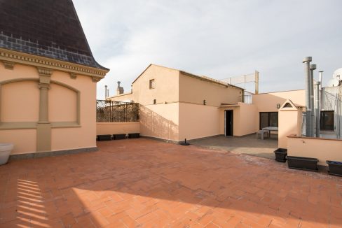 Beautiful 120m2 private terrace ronda santa pere