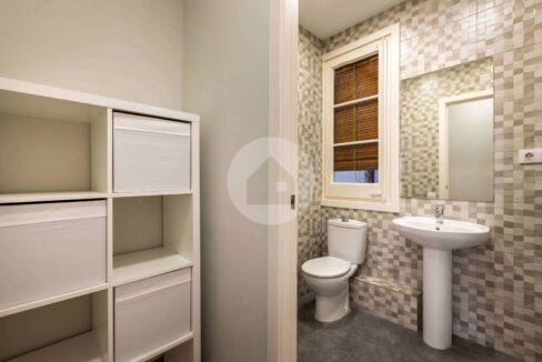 04f992cd-5cbb-4453-b380-efb1e85e9b09-4