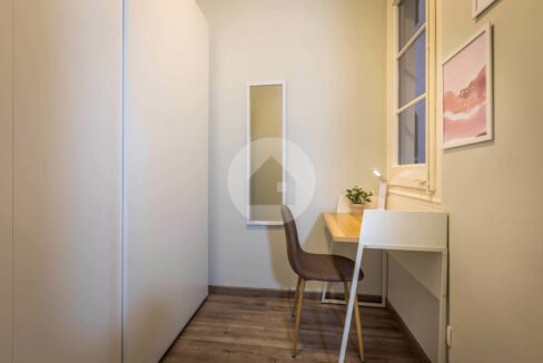 1f02ac5d-2002-4f5e-aa7d-e00ed9b1aa63-4