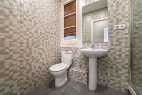 43f5b943-6988-4a2f-bc0d-3aab0d0bdf31-4