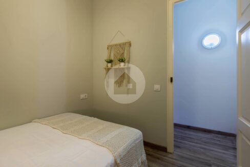 f6dbf82d-488d-4c02-bf75-b118c0263768-4