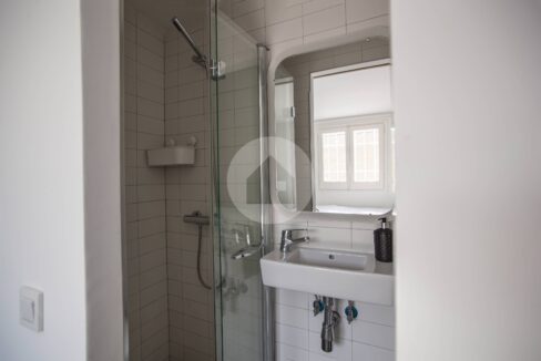 22e545f1-1aee-420f-a58d-ef5bc02f4e7b-2