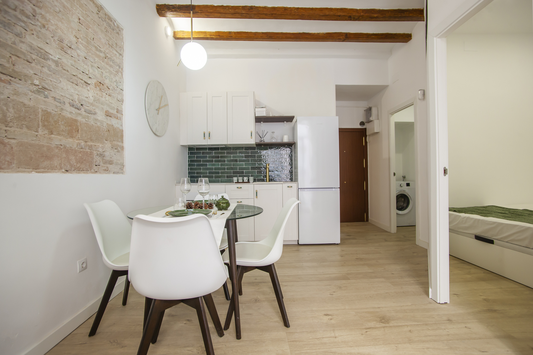 Rent modern 2bedroom apartment in El Raval, Barcelona