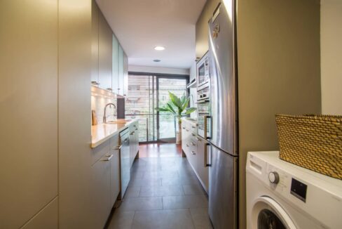 a37dd916-58d1-4535-b19e-7e0fd13effbe-3