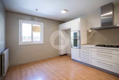061be2bd-9cfe-472f-809b-eabf50ad5486-1