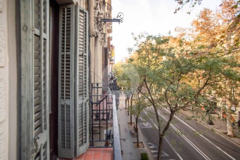 1fdb3d32-1d07-4beb-b08f-d271696ccfeb-2