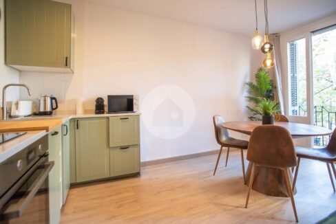 e211b146-ea49-4451-88bb-cd596ff81823-2