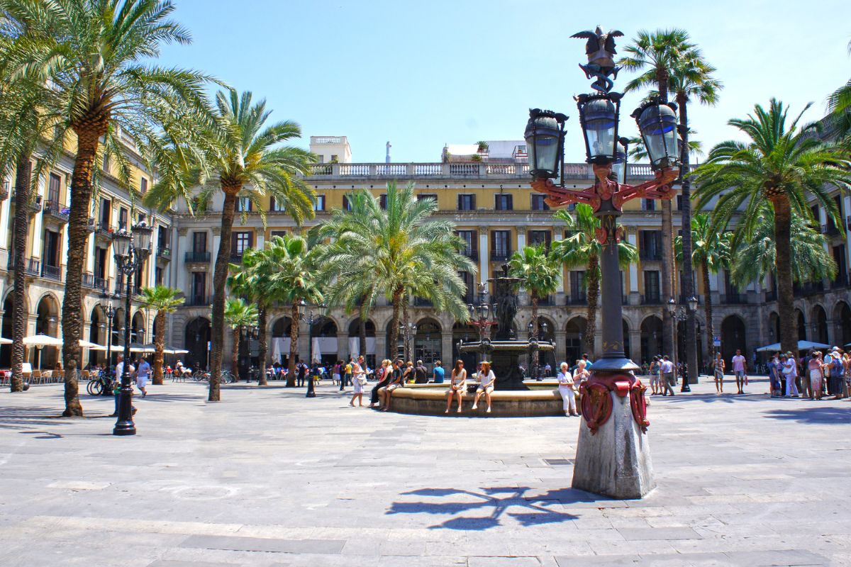Ciutat Vella District : Complete guide | Loca Barcelona