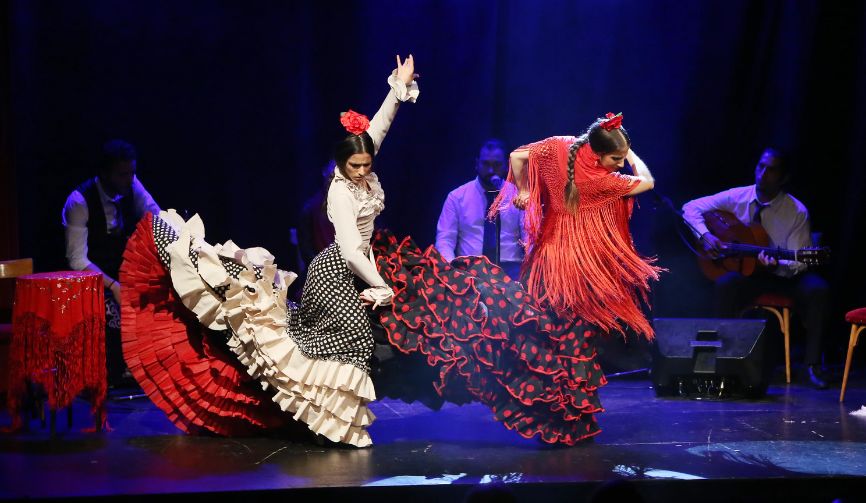 visita el teatro city hall en barcelona