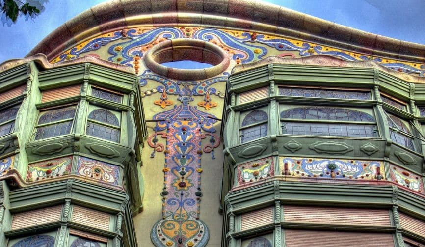 visitar la casa comalat en barcelona