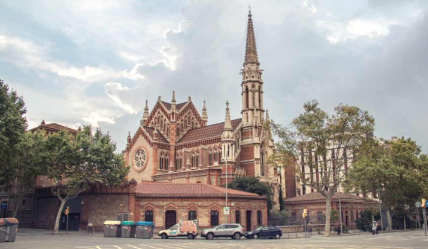 visitar la esglesia de sant francesc de sales en barcelona