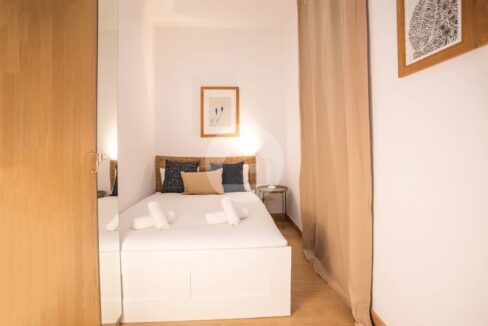 26adde54-78d5-4c3b-8565-e7022cb6935d-4