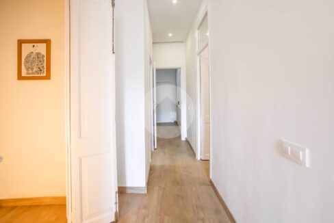 2a435278-cbc9-49f0-a1a1-abab79f2a79c-4