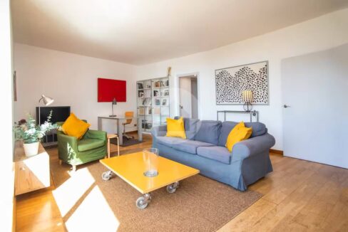 abe8b391-1708-42a8-97f7-17c7055bcb71-4