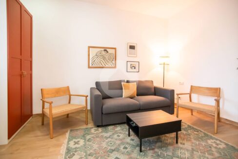 d4638c60-2941-48d2-81e7-f1b69646cce2-4