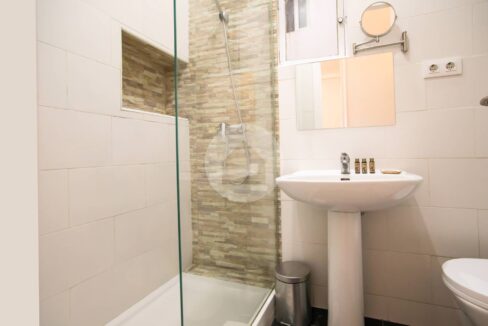 ebdea2e3-9c24-46dd-b3b2-55f1d32499c5-4