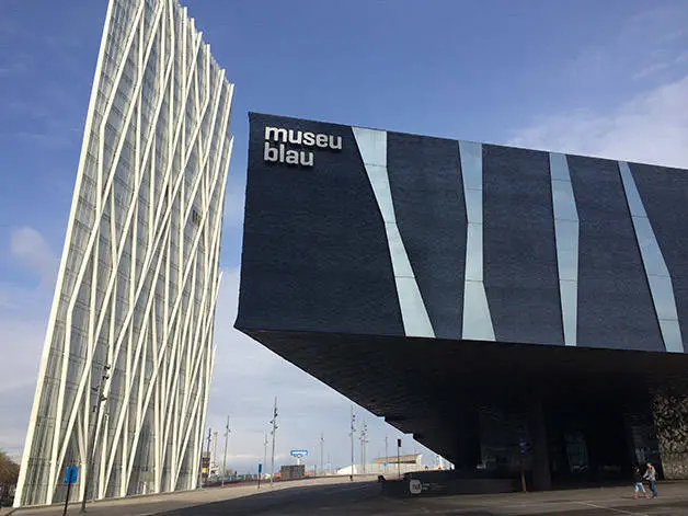 museu blau exterior barcelona