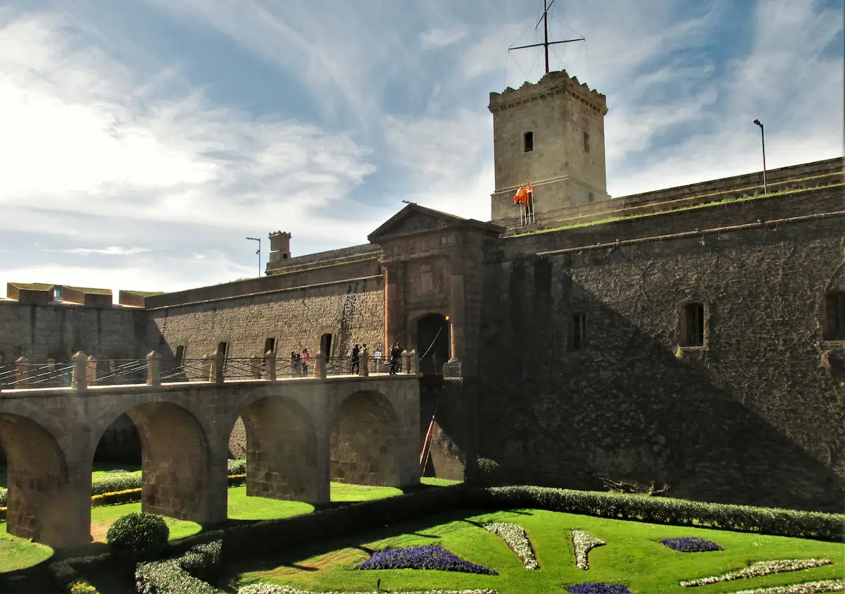castillo montjuic