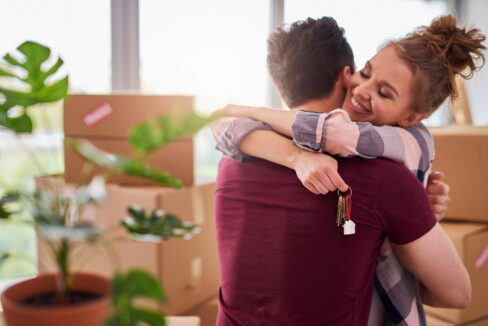 Una pareja se ha comprado una vivienda