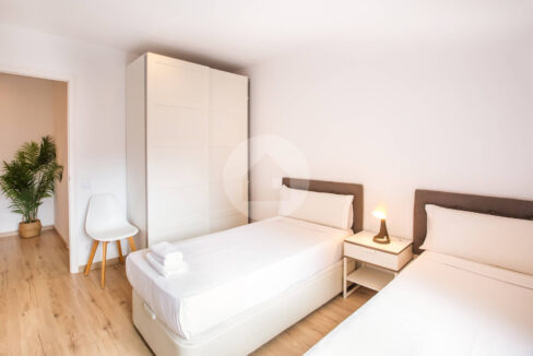 b8953e2d-76ed-4ef3-a3dc-361aaeeca48e