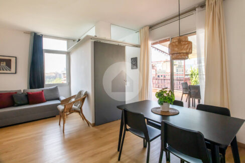 c38a0820-efb7-4ad4-b77a-dbfe2b46b0c1-1