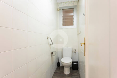 165ec251-c0fe-42dd-b3c2-681a93110b1d
