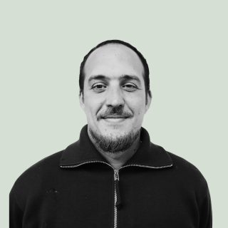 eric blanco y negro